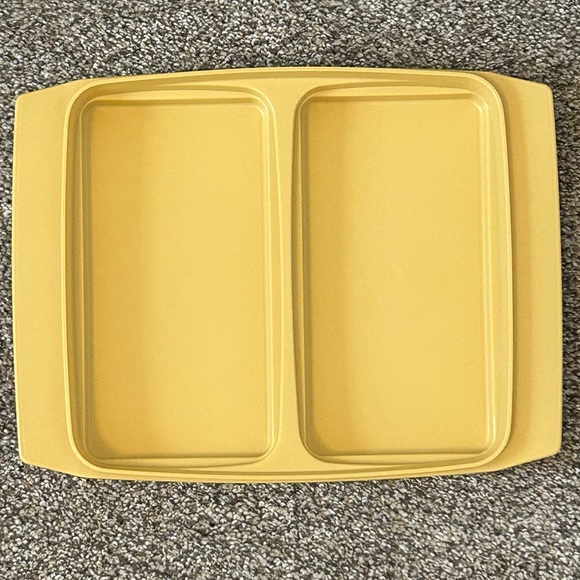 4 PC VINTAGE TUPPERWARE GOLD DEVILED EGG KEEPER CARRIER SERVER TRAY ~ LOOKS NEW - Picture 6 of 12